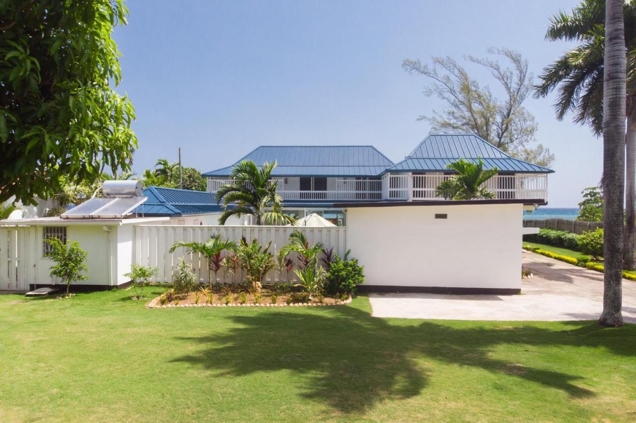 Villa Turrasann Runaway Bay Exterior photo